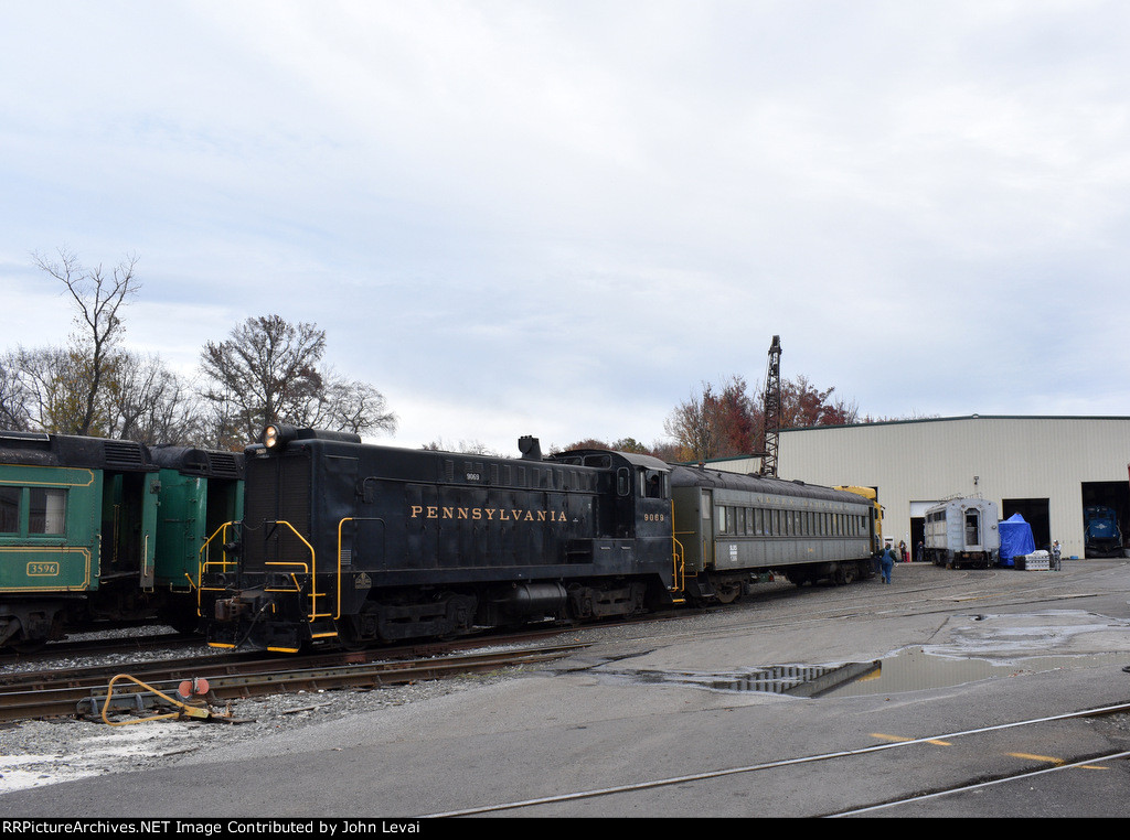 Last few shops of the Pureland tour train